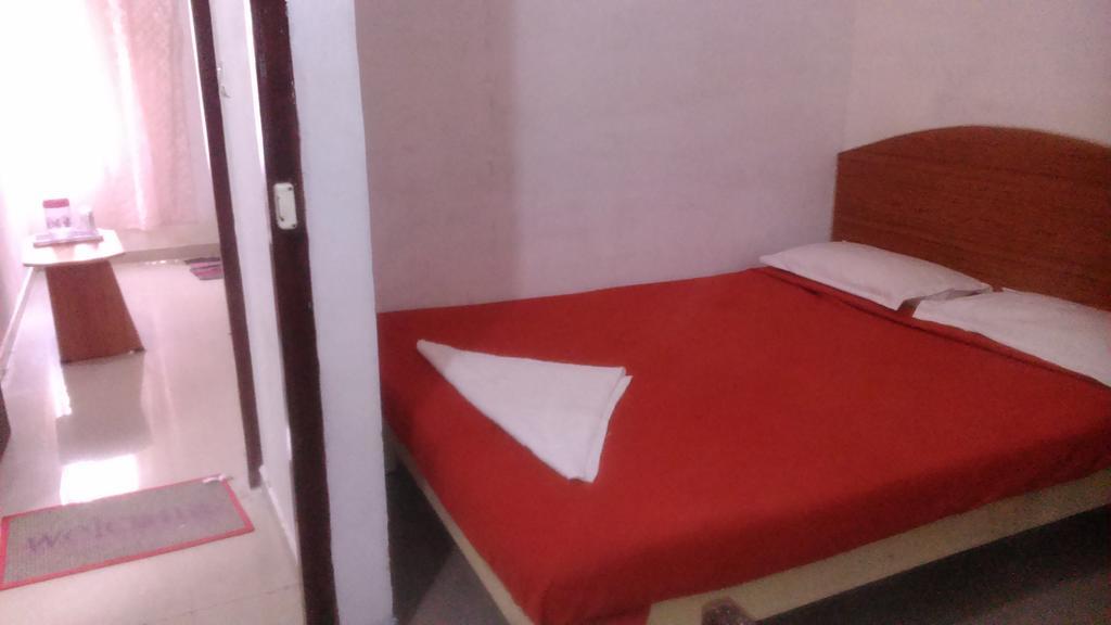 Galaxy Comforts Hotel Mysore Habitación foto